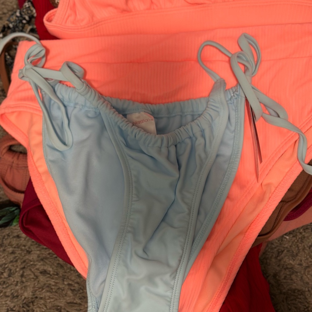 Bikinis 👙 - Picture 10 of 12